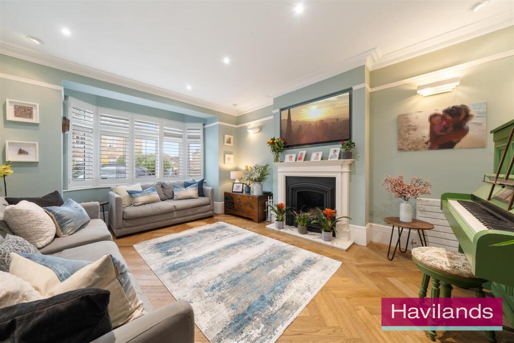 House in London, Winchmore Hill, Palmers Green - View 3
