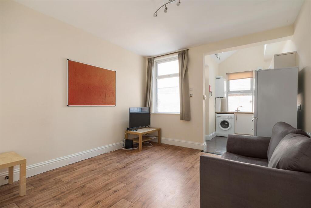 House in Sheffield, Broomfield, Sharrow - View 4