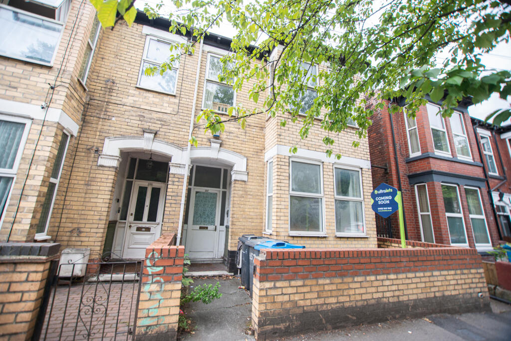 Main image of property: Flat 2 Spring Bank West, Kingston Upon Hull, City Of Kingston Upon Hull