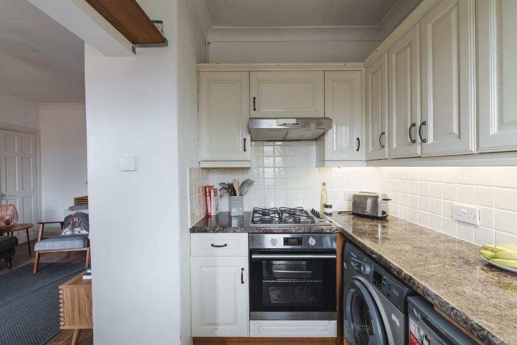 Apartment in Kelvindale, Glasgow City - View 6