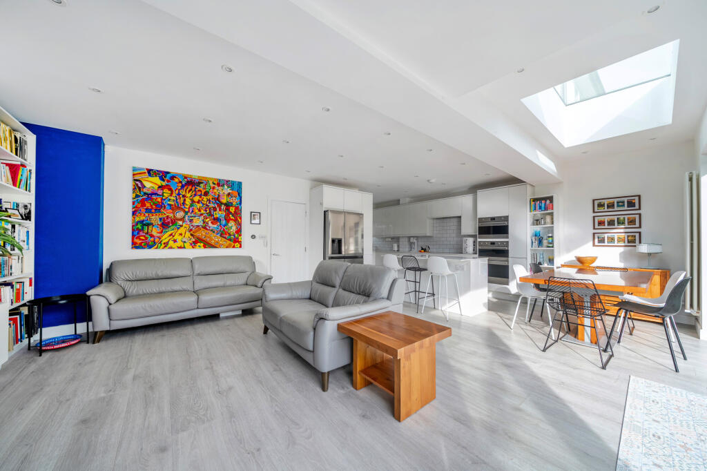 House in Kingston upon Thames - View 4