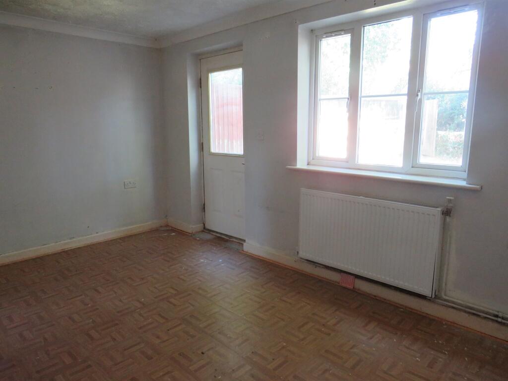 Reed Close, Chard photo 3