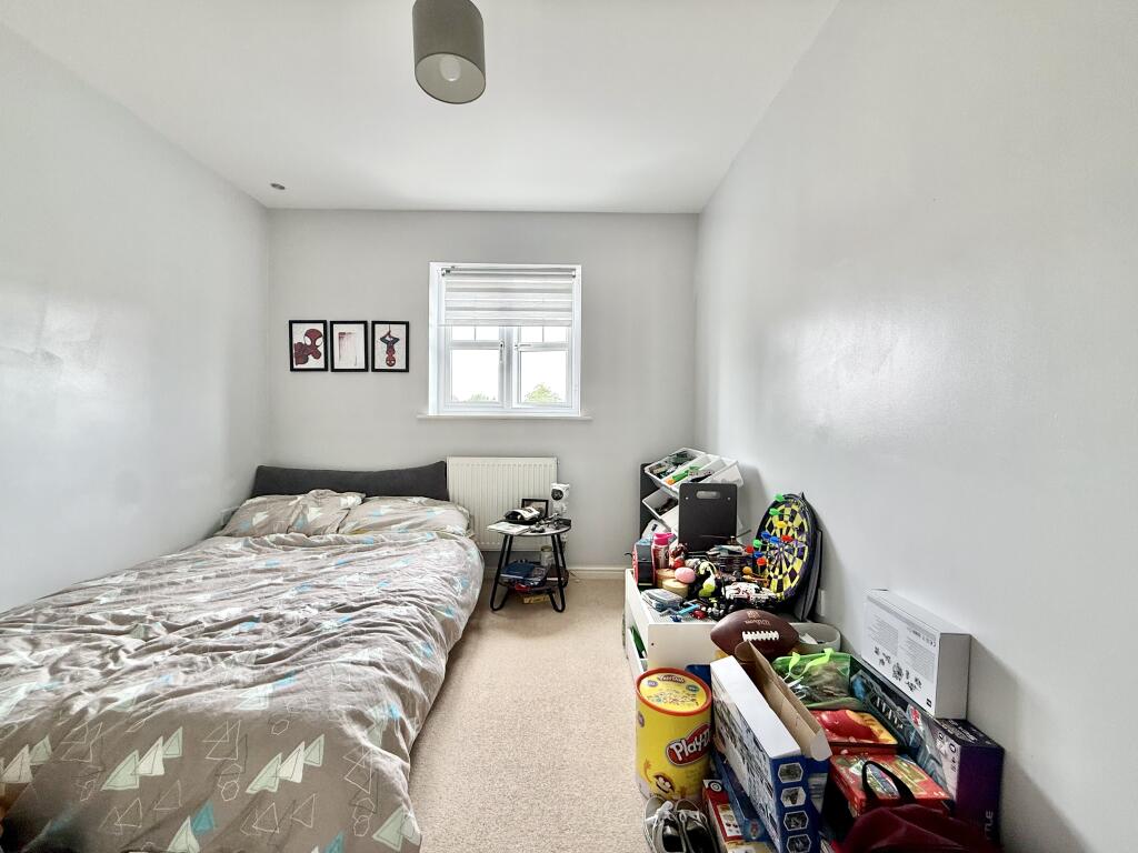 Apartment in Coventry - More