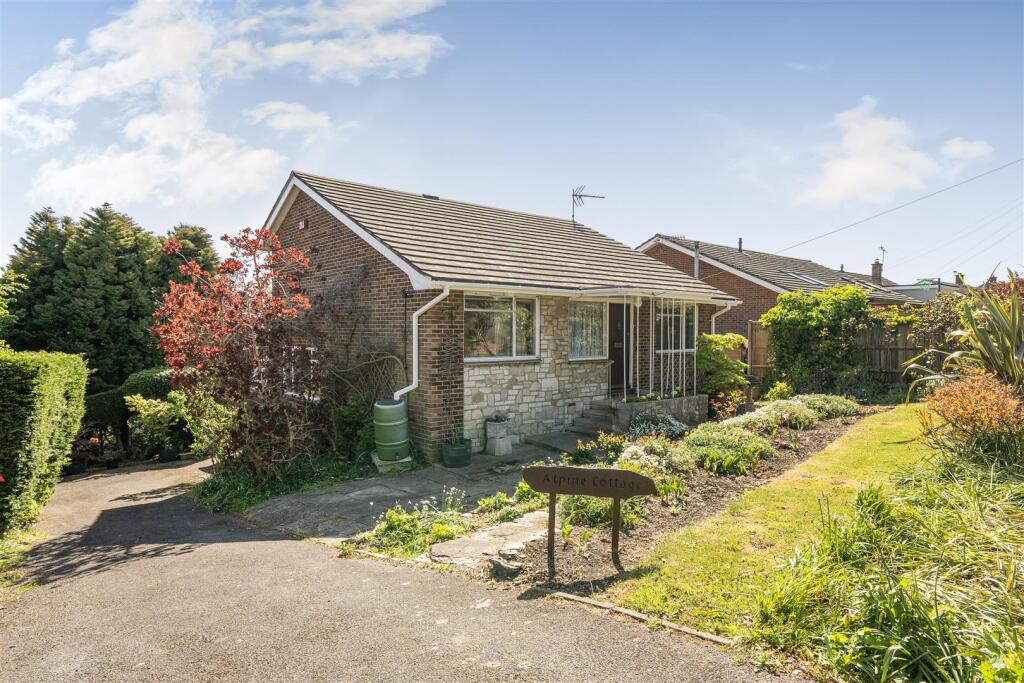 4-bed house on Newtown Road, Warsash, £500,000