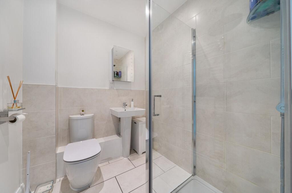 Apartment in Dartford - More