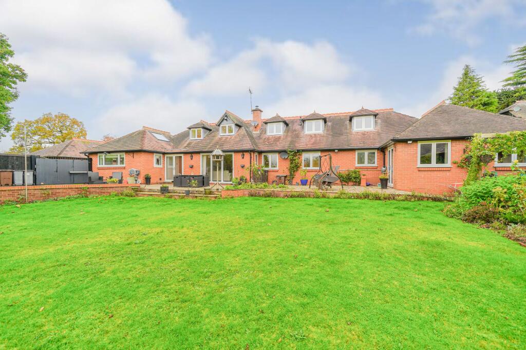 Main image of property: Catherines Close, Catherine-De-Barnes, B91