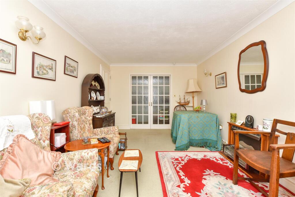 Middle Row, Faversham, Kent photo 4