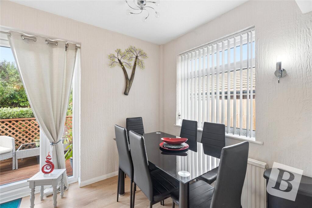 House in Basildon, Wickford - View 4