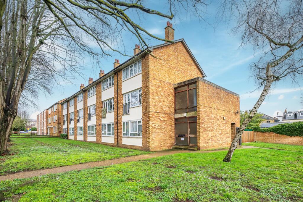 Main image of property: Elderslie Road, SE9