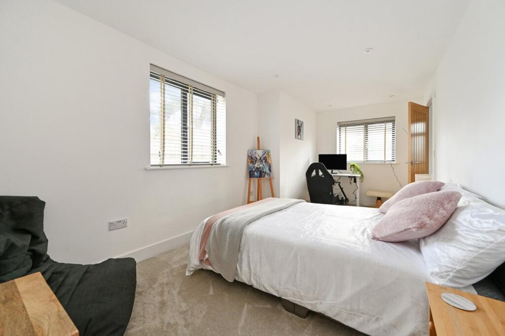 Rossiters Lane, Woodlands , SO40 - More