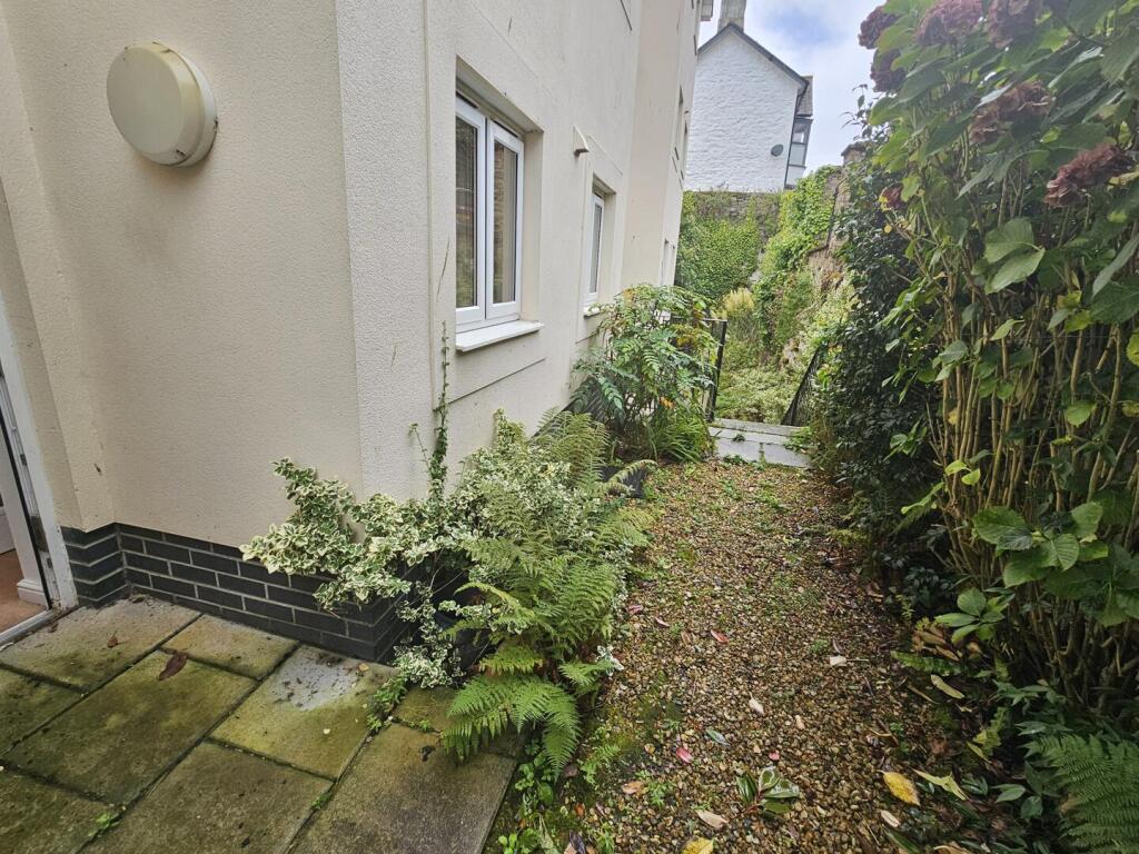 Apartment in Truro - More