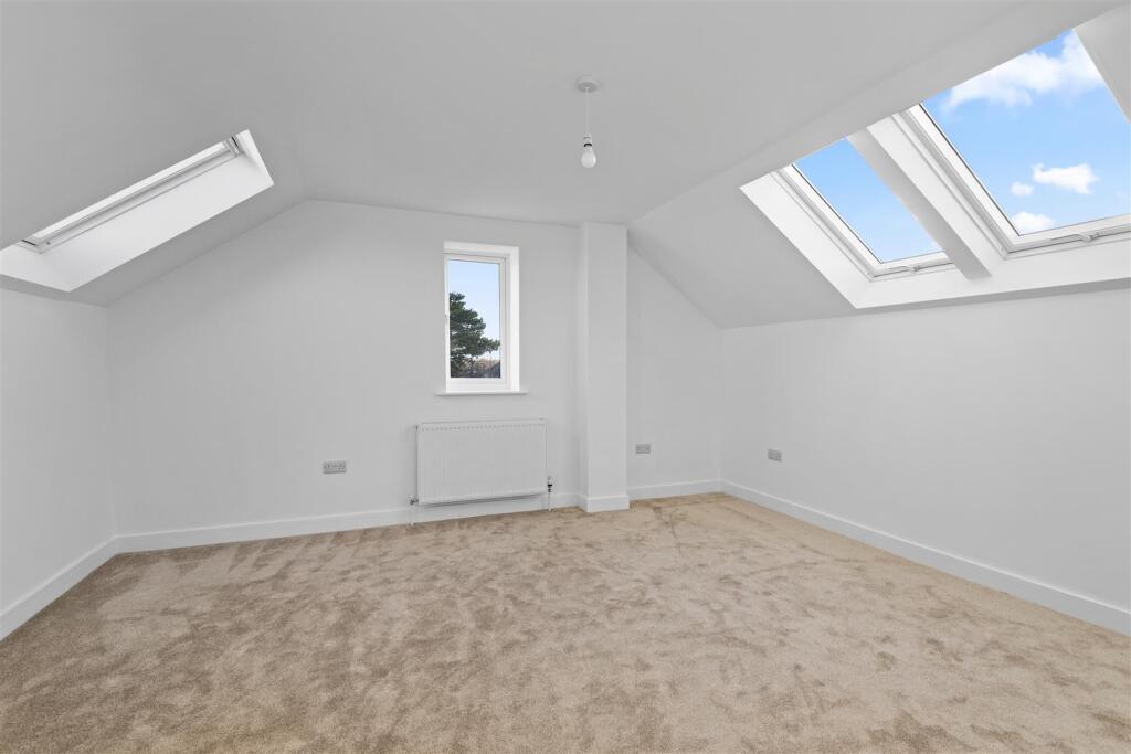 Brand New Three Bedroom Semi-Detached Home On Lodway, Pill. photo 4