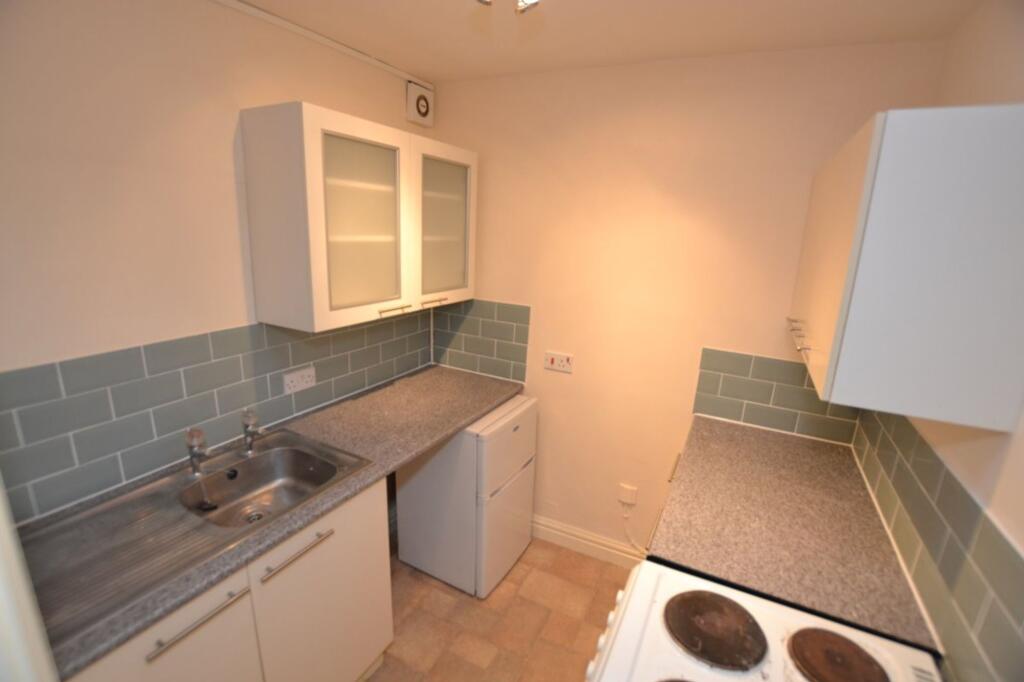 Apartment in Gloucester - View 4