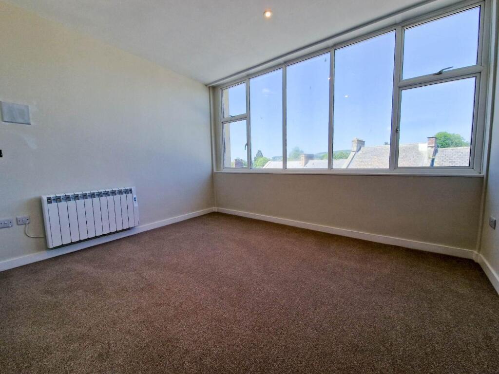 Apartment in Stroud - View 4