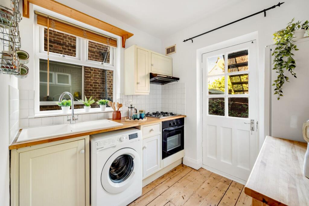 Apartment in London - View 4