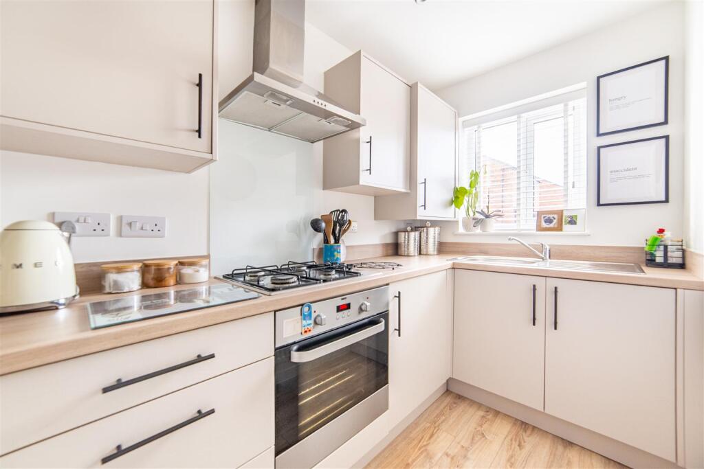 House in Newcastle upon Tyne, Hazlerigg - More