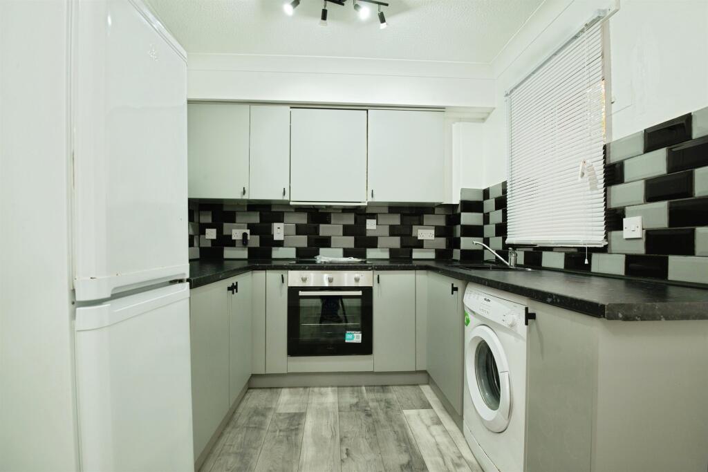 Windsor Mews, CARDIFF photo 3