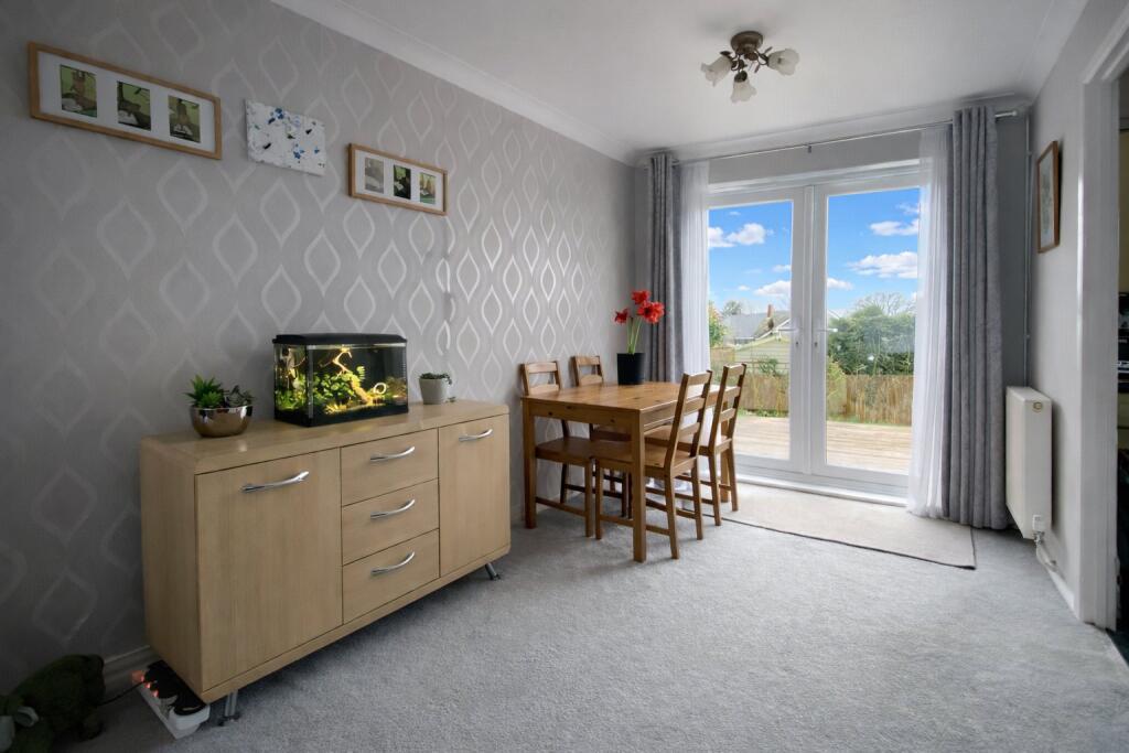 House in Wealden, Hailsham - More