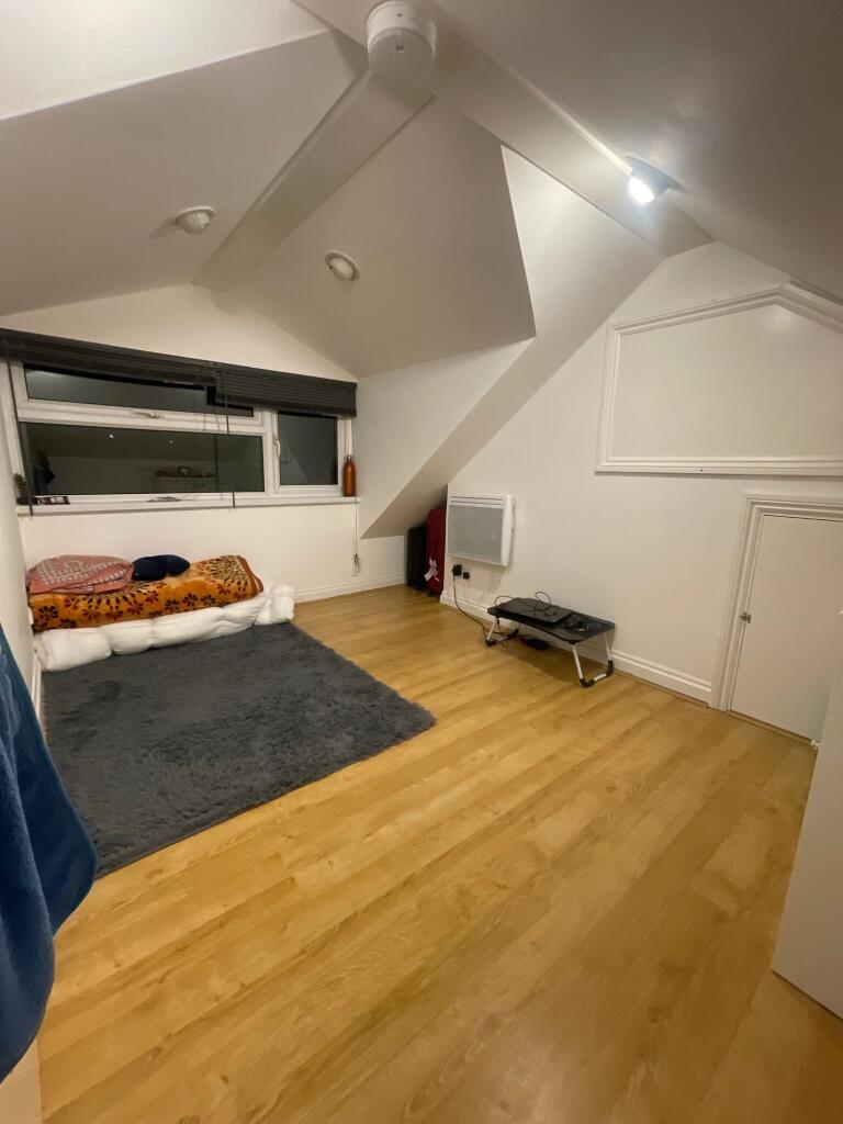 6 bedroom house for rent