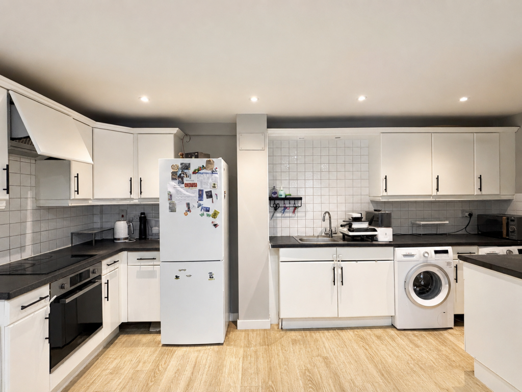 Apartment in Manchester, City Centre - View 5