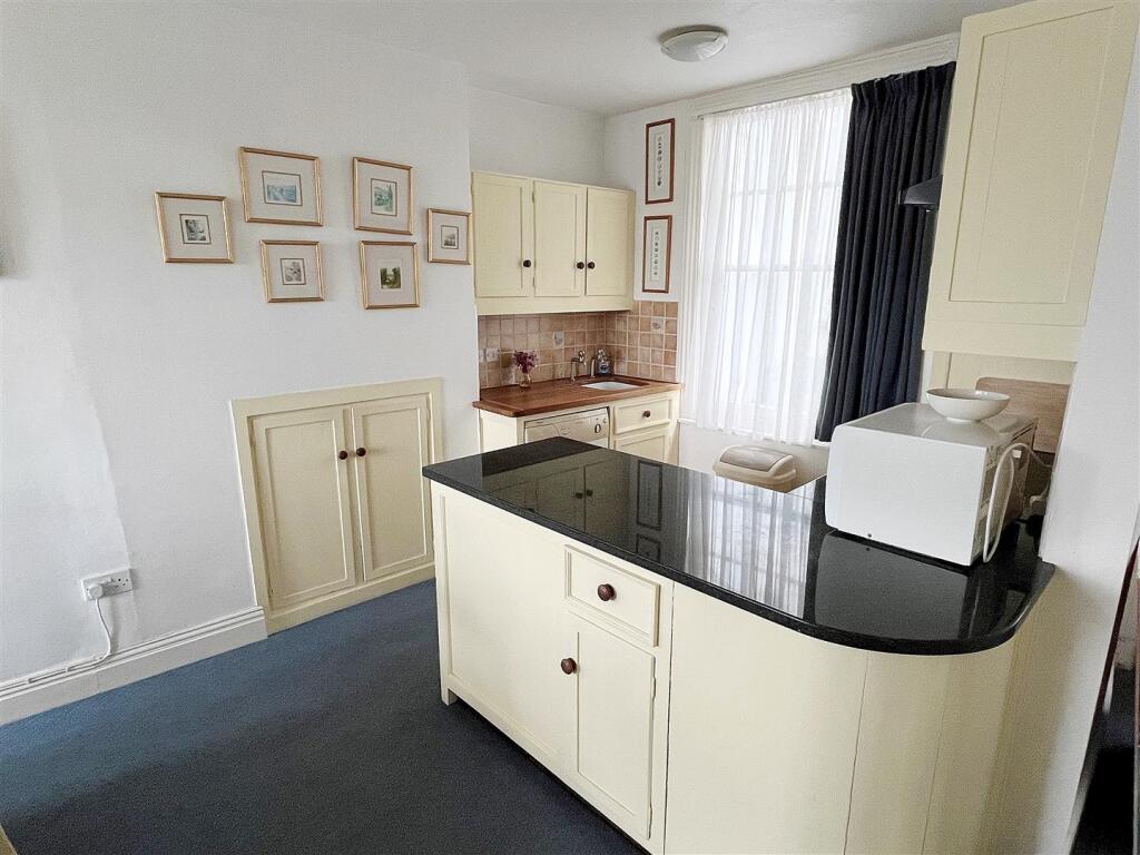 House in Dartmouth - View 5
