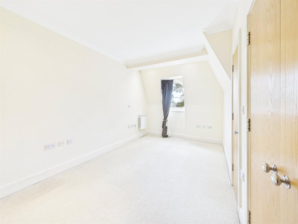 Apartment in Twickenham - View 4