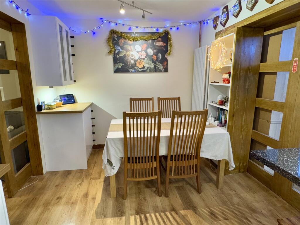 Fairway Rise, Chard, Somerset, TA20 photo 3