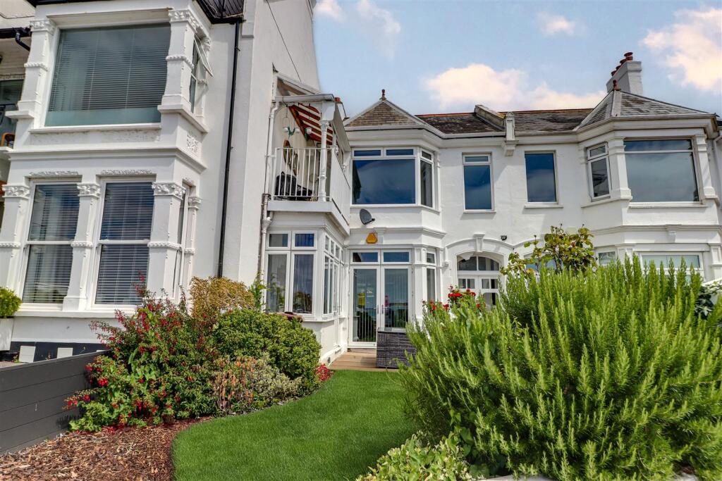 Main image of property: * SEAFRONT POSITION * Clifton Drive, Westcliff-On-Sea