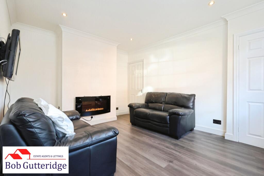 House in Newcastle-under-Lyme, Clayton - View 2