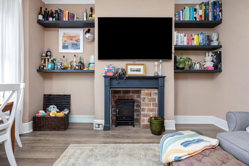 Apartment in Brighton - View 5