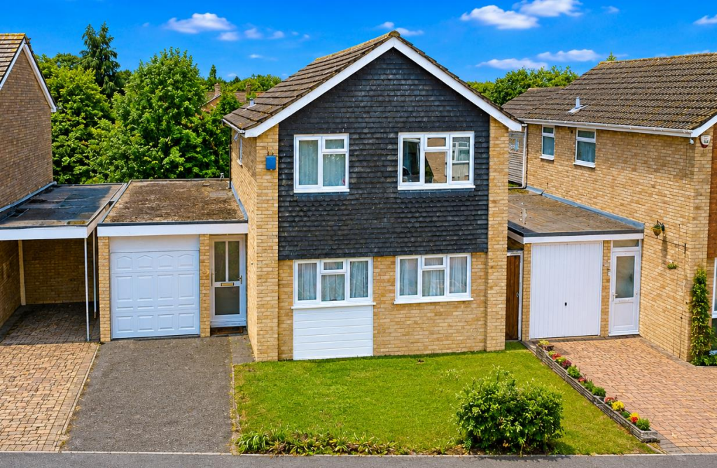 Main image of property: Tannsmore Close, Adeyfield, Hemel Hempstead