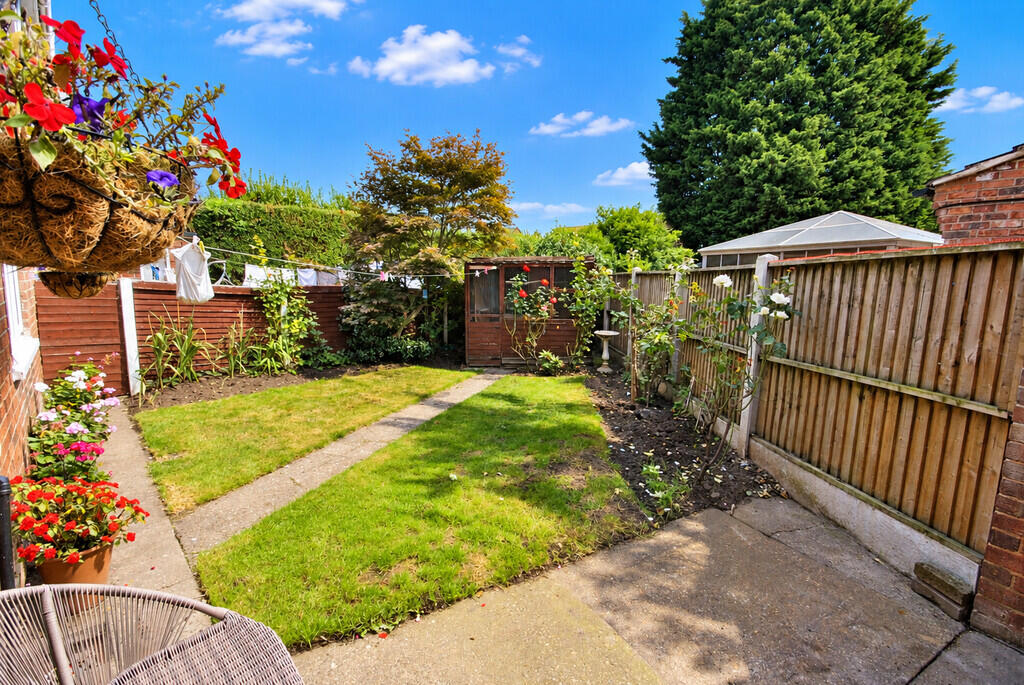 Pinewood Avenue, Armthorpe, Doncaster photo 3