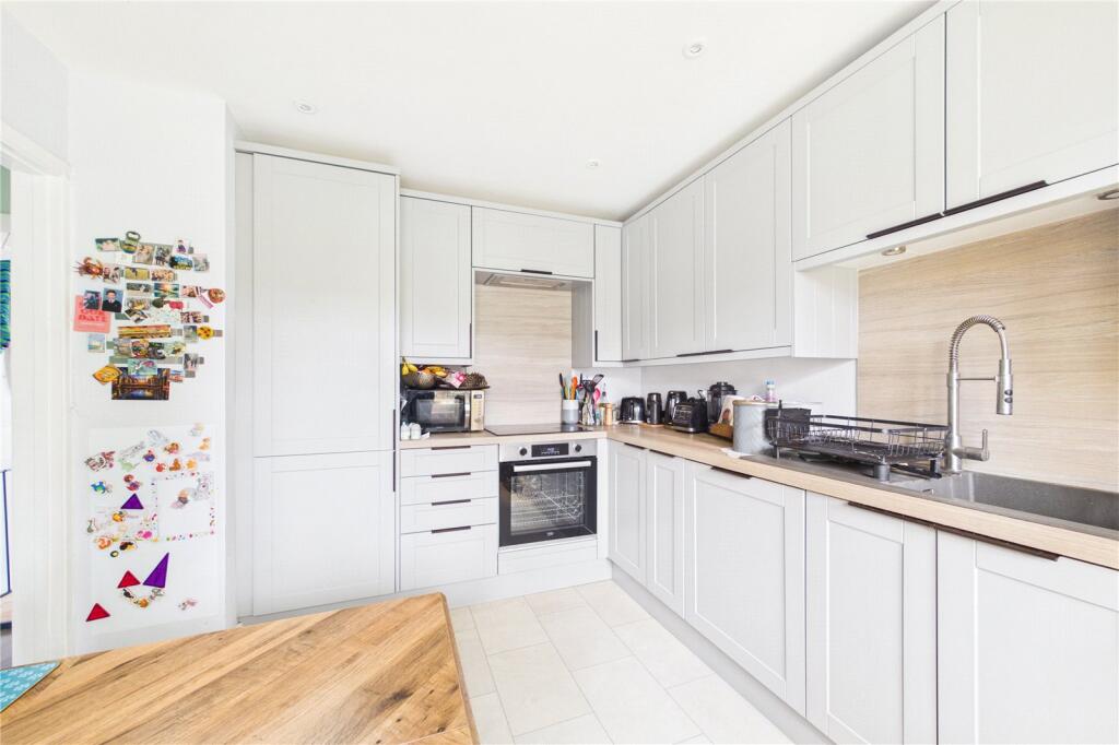 House in Reading, Tilehurst - View 3