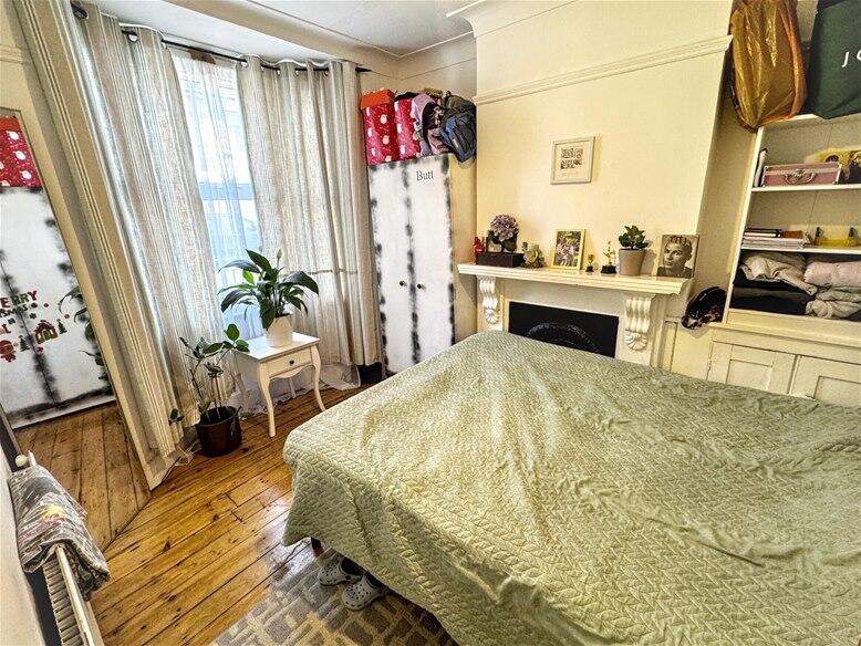 House in London - View 4