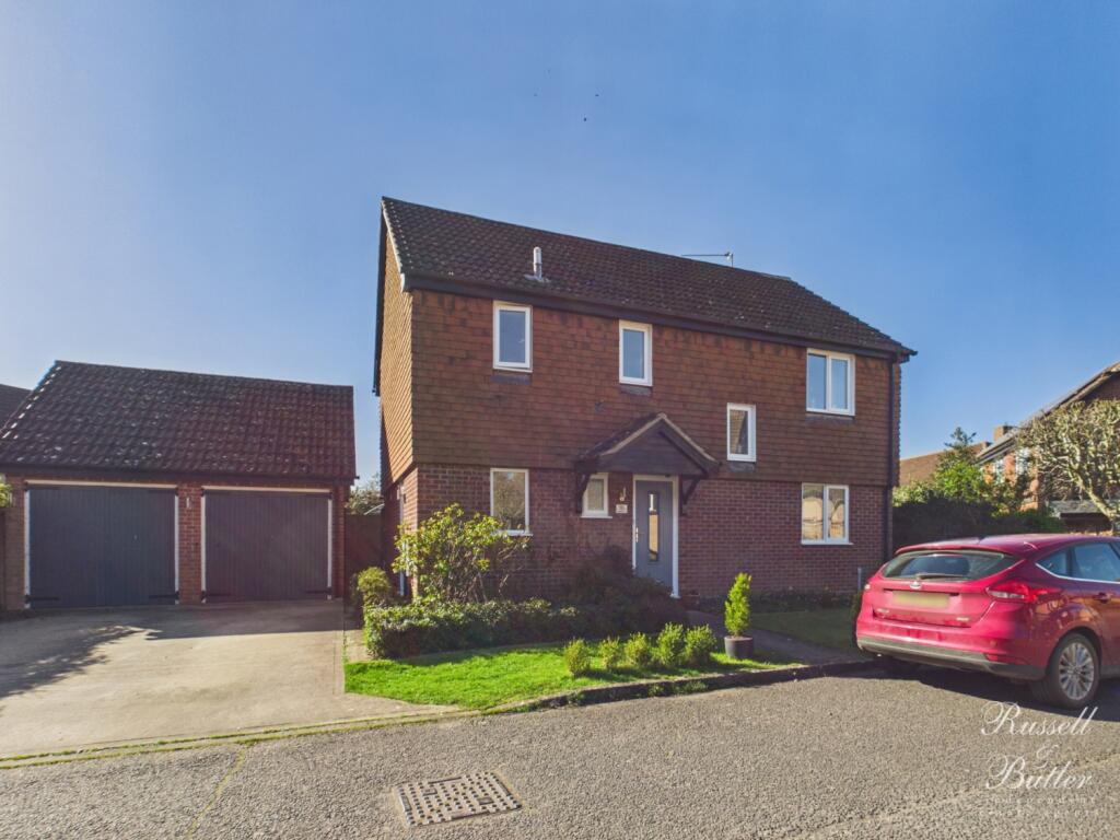Main image of property: Moreton Drive, Buckingham, Buckinghamshire, MK18