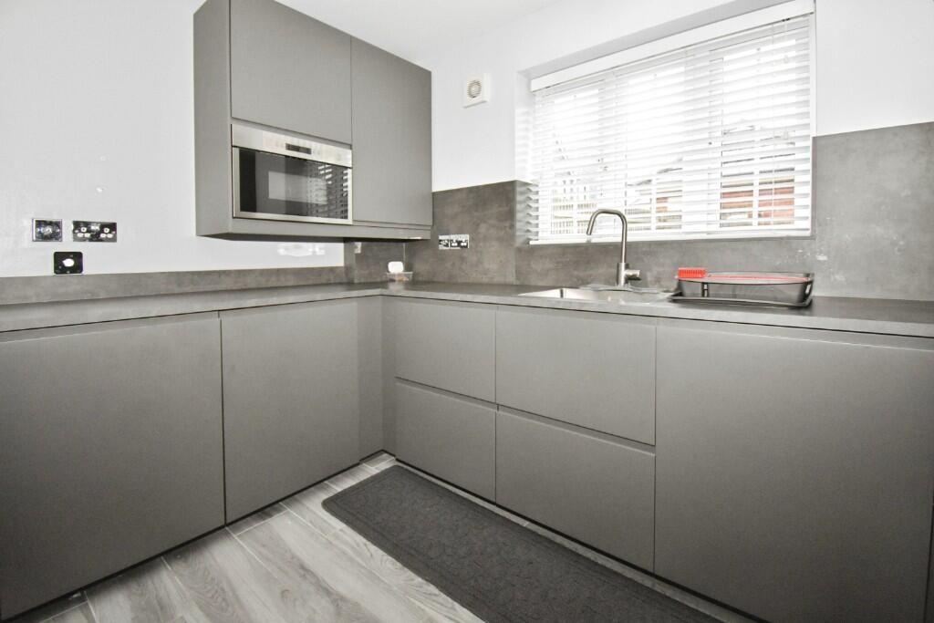Apartment in Portsmouth - More