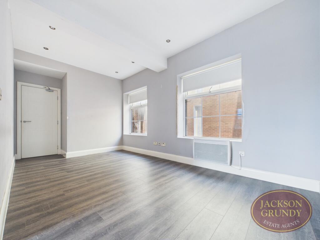 Apartment in Northampton - View 5