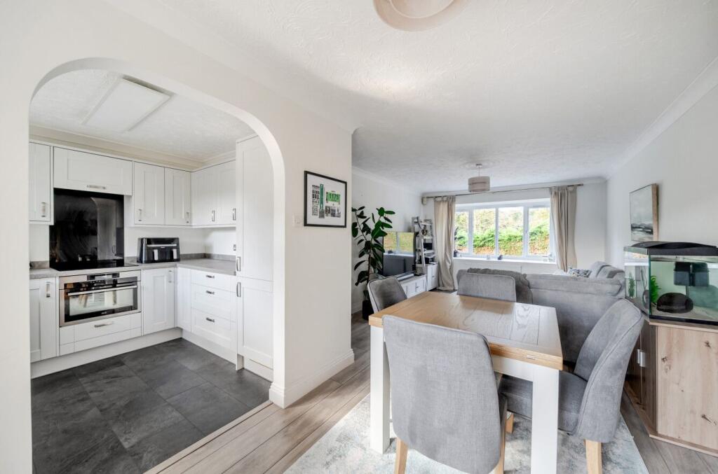 Belmore Road, Lymington, SO41 photo 4