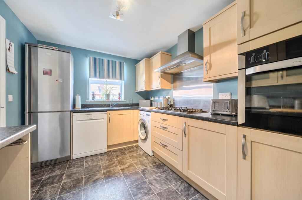 Farnborough Drive, Daventry, NN11 - View 4