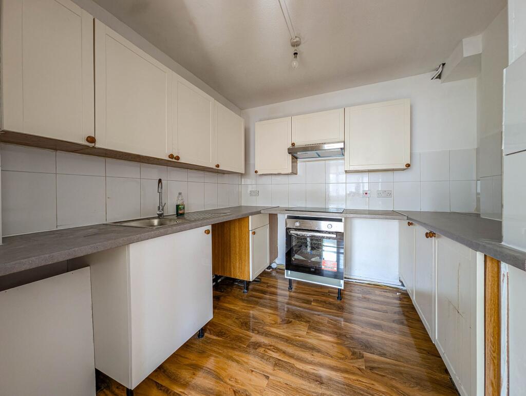 Apartment in London, Hyacinth Neighbourhood, Roehampton - View 3