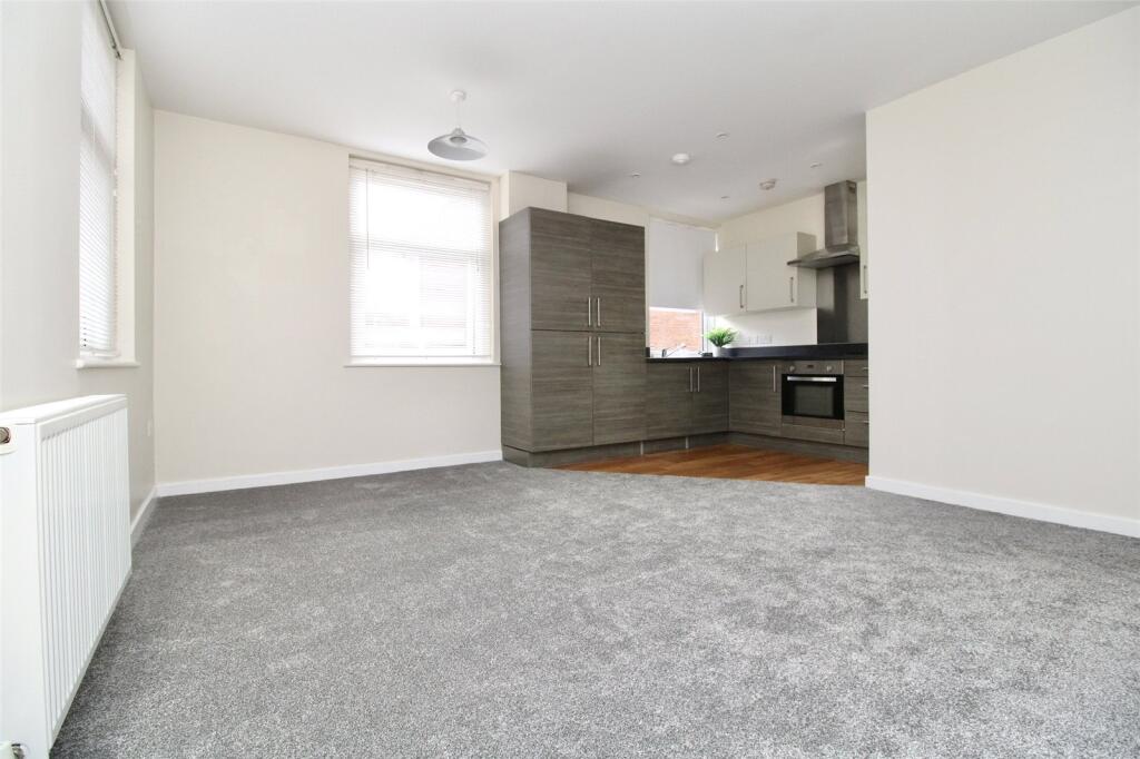 Apartment in Ipswich, Suffolk - View 5