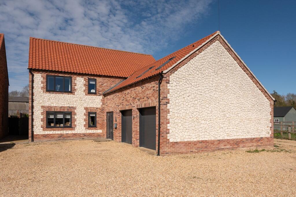 Main image of property: Bright and Spacious Home in Gayton