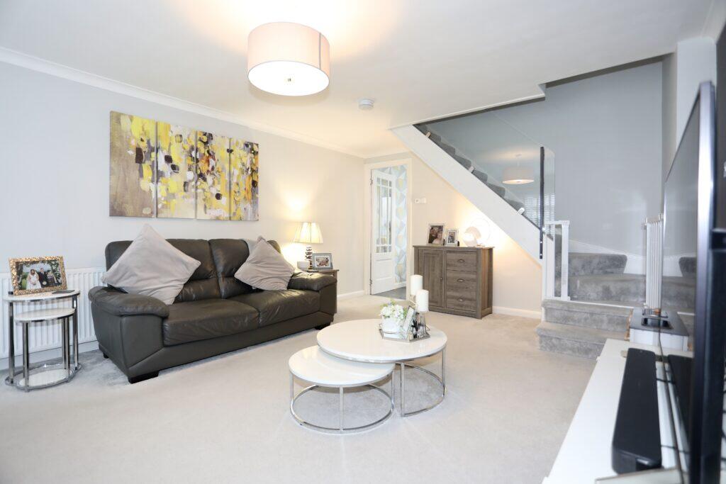 Falkland Crescent Bishopbriggs G64 1BL photo 4
