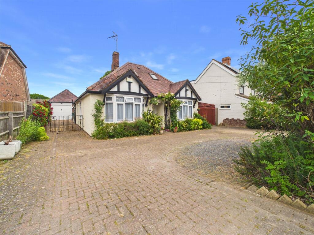 Main image of property: Lower Road, Chinnor, Oxfordshire, OX39