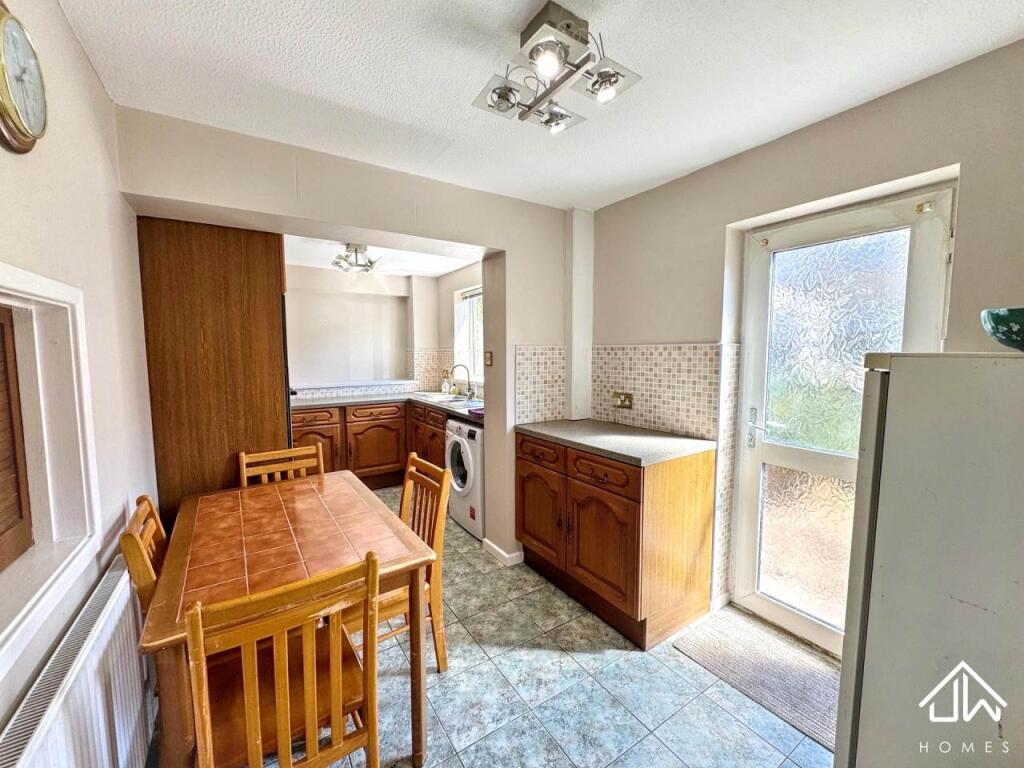 House in Crumlin, Croespen-maen - More