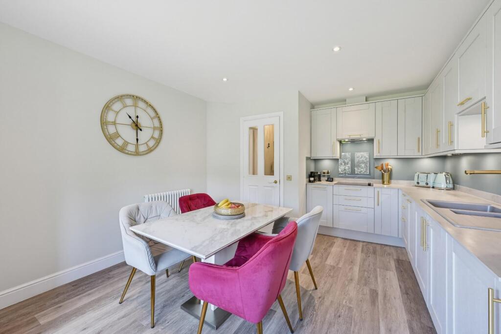 Apartment in Tadworth - View 5