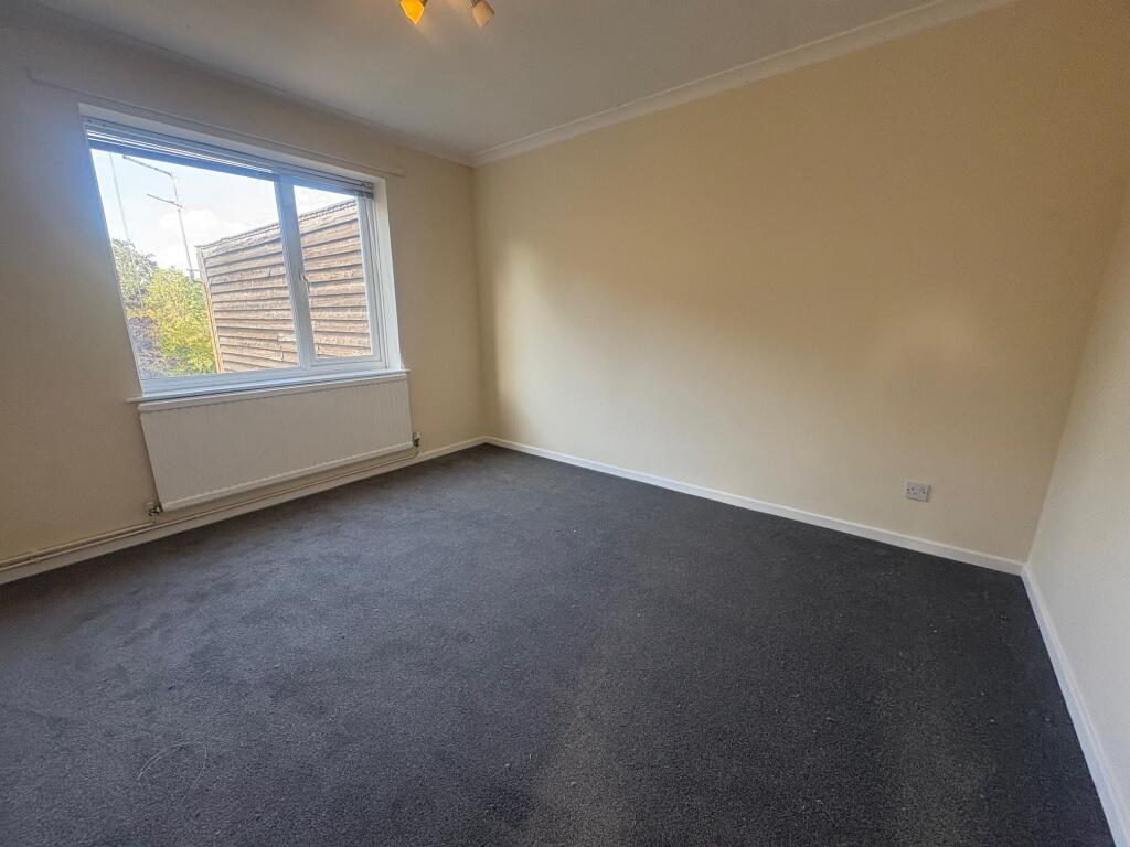 House in Northampton, North Northamptonshire - View 4