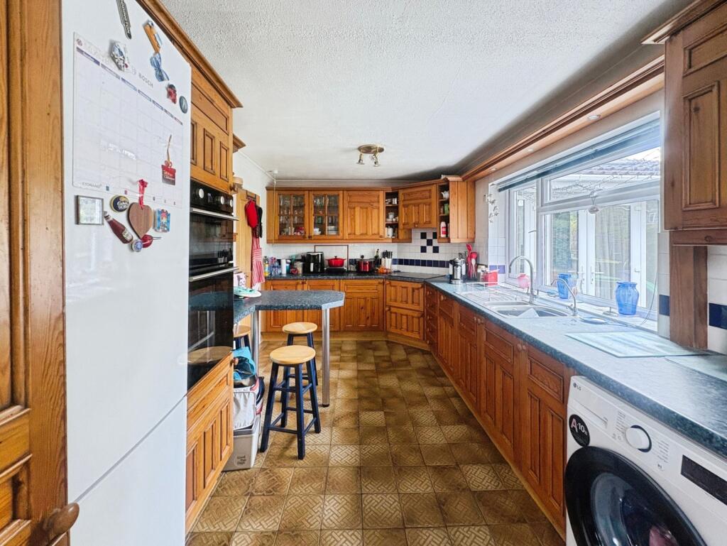 House in Waverley, Hale, Farnham - View 3