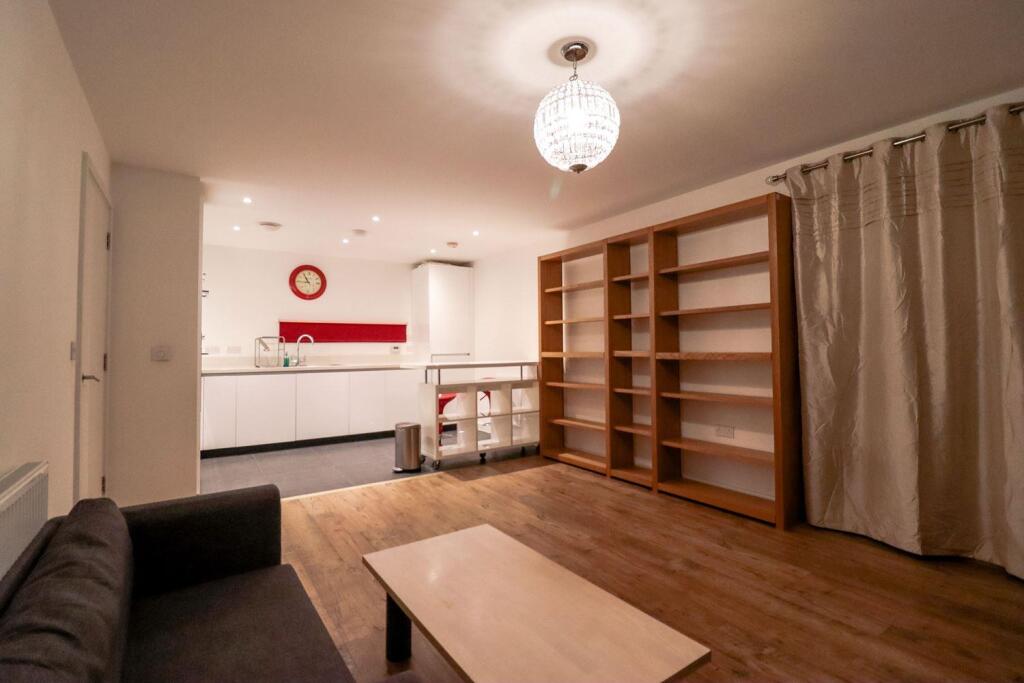 Apartment in Cambridge - View 2