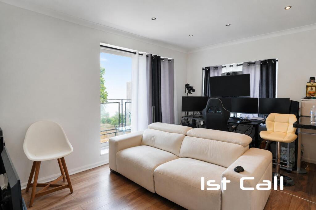 Apartment in Southend-on-Sea, Essex - View 5